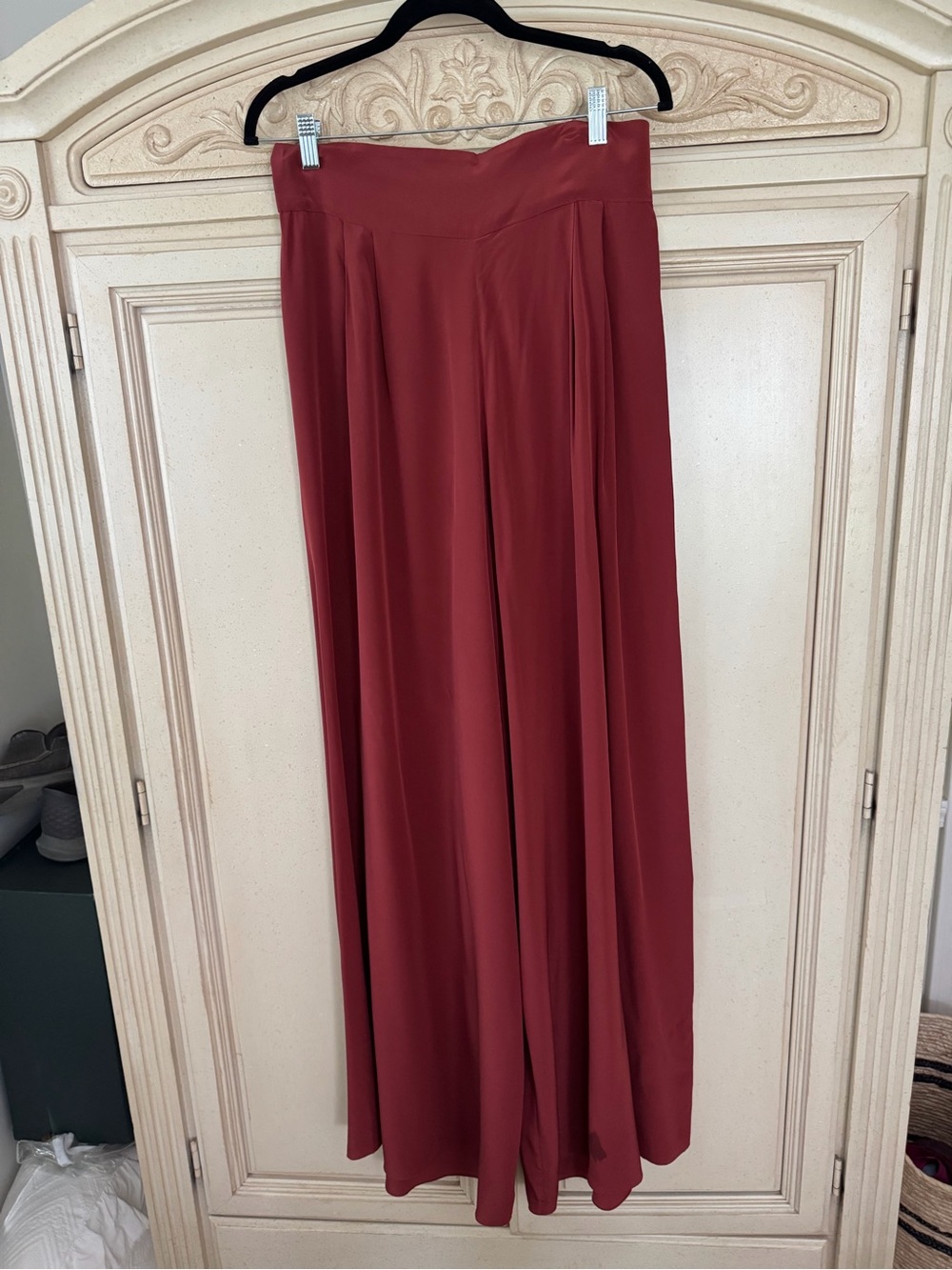 Flowing Women's wide leg pants in Deep Brick Red